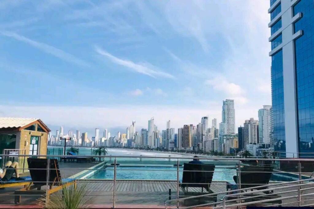 Piscina A Beira-Mar, Tranquilidade E Qualidade No Melhor De Bc Balneário Camboriú 외부 사진