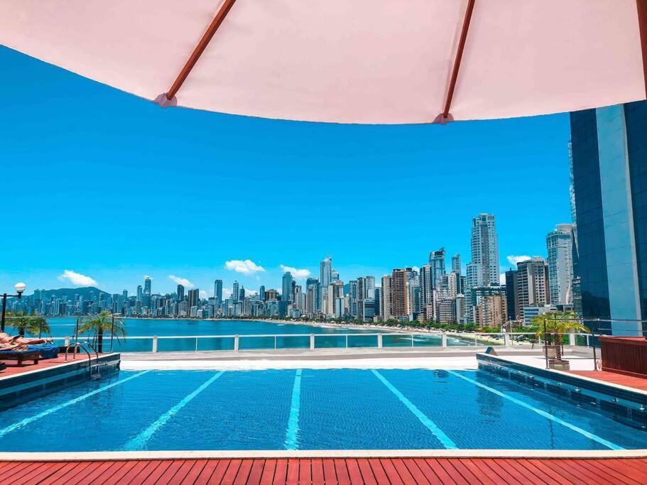 Piscina A Beira-Mar, Tranquilidade E Qualidade No Melhor De Bc Balneário Camboriú 외부 사진