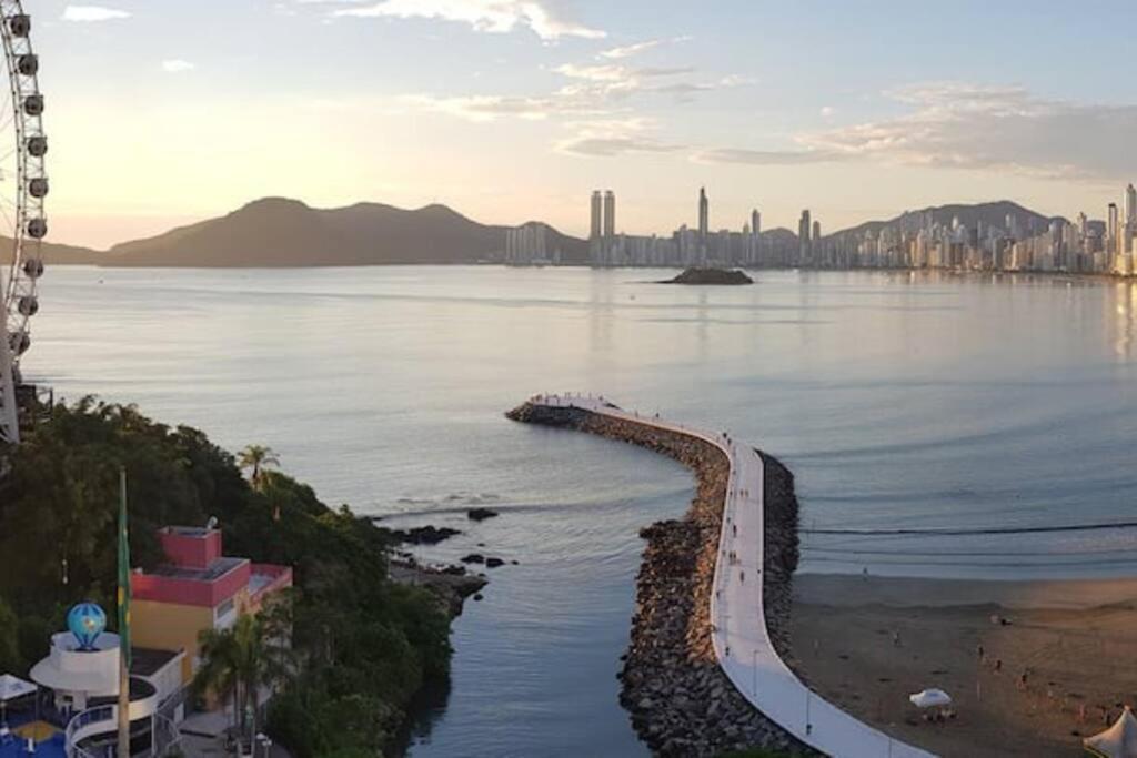 Piscina A Beira-Mar, Tranquilidade E Qualidade No Melhor De Bc Balneário Camboriú 외부 사진